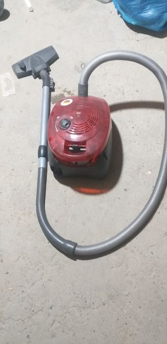 Продаётся пылесос б/у в рабочем состояние