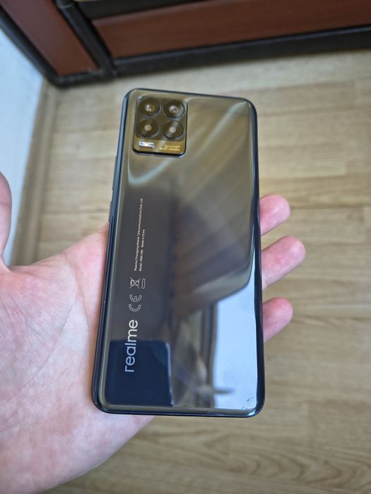 Realme 8 impecabil