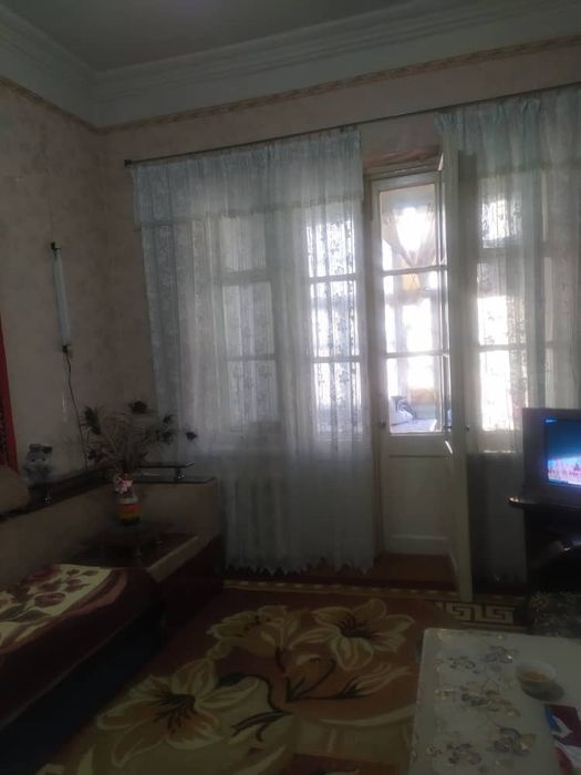 Продам квартиру на первом этаже кирпичного дома