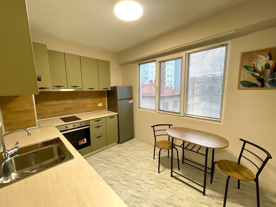 Дава се под наем Тристаен апартамент в Ловеч, Широк център - 80 кв.м за 398.82 € - Снимка #11