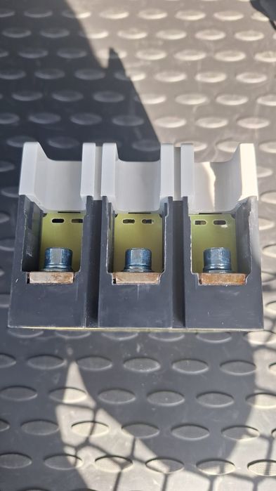 Продам автомат 3 фазный