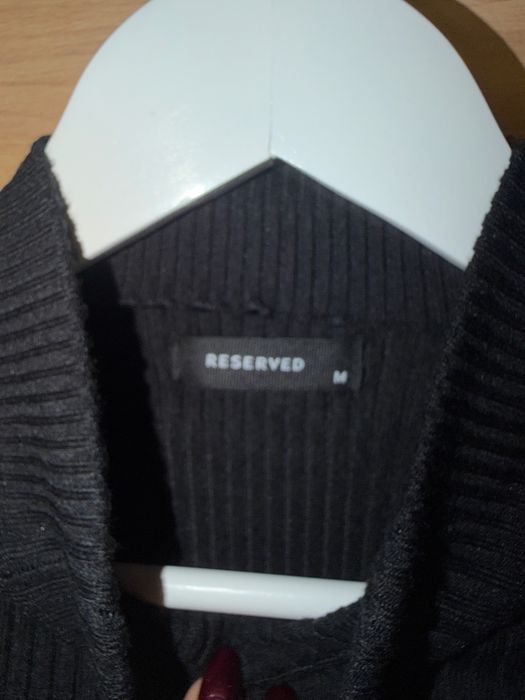 Черна рокля рипс на RESERVED