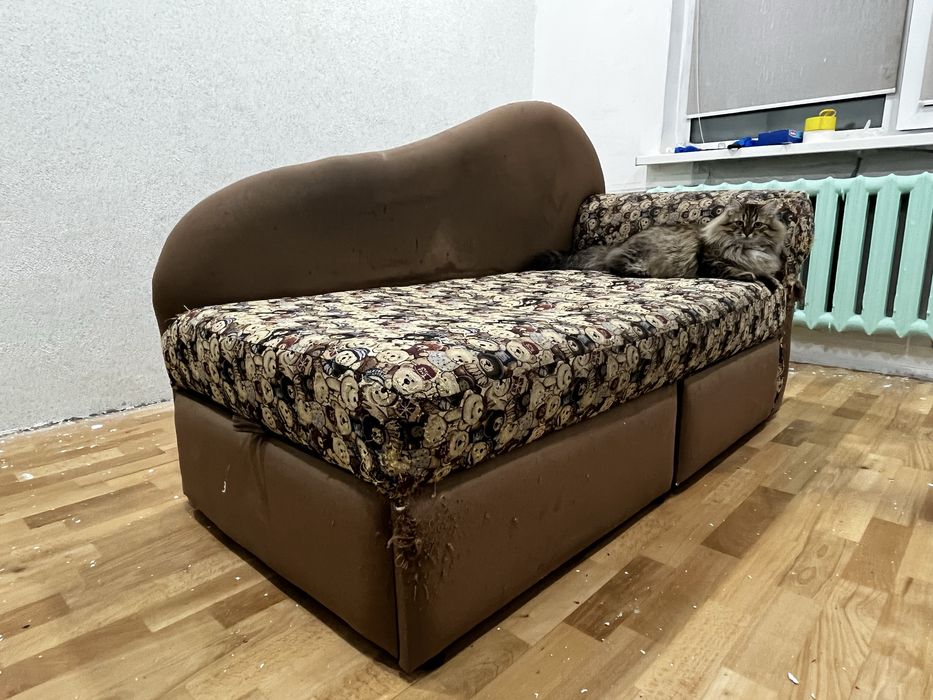 тахта (диванчик)