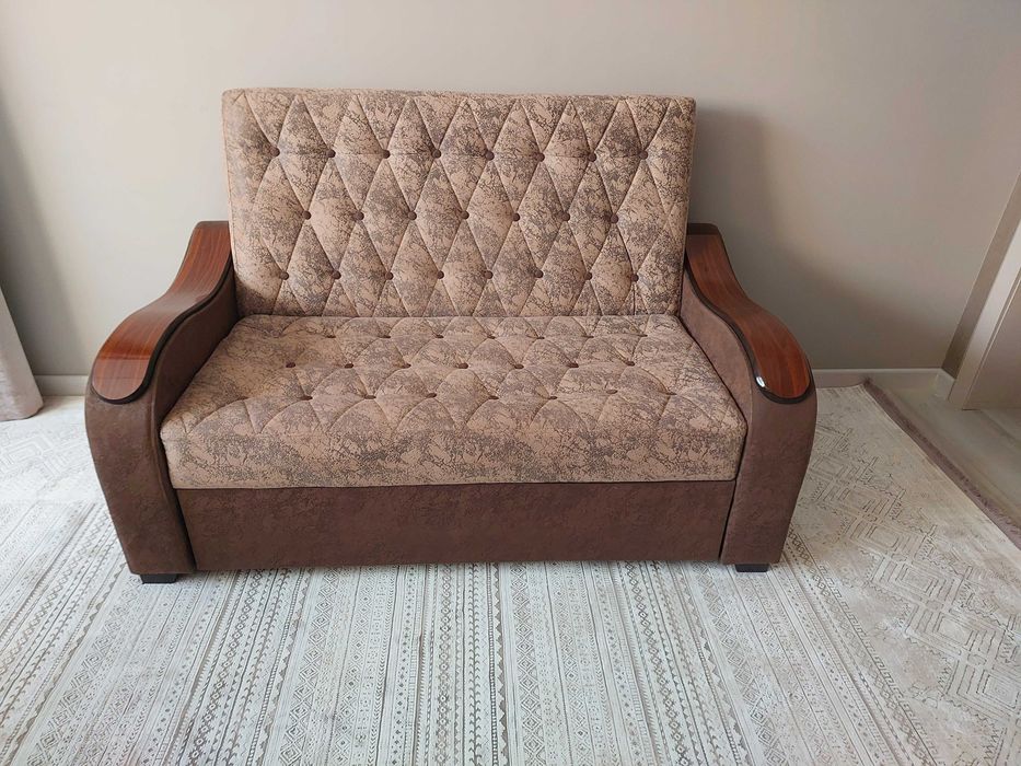 Диван раскладной в отличном состоянии