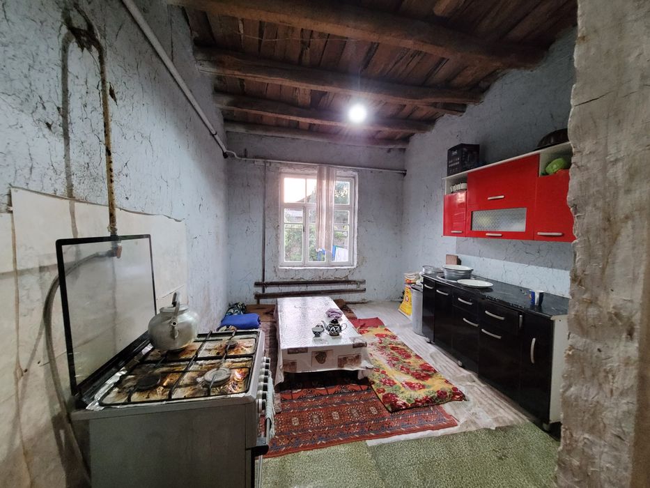 Uy sotiladi Yer uchastka shahar hududida