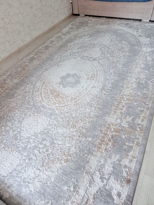 Продап ковер 2.5 на 5!