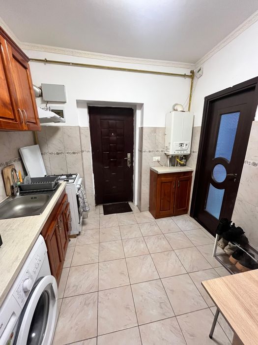Apartament 1 cam la preț de masina