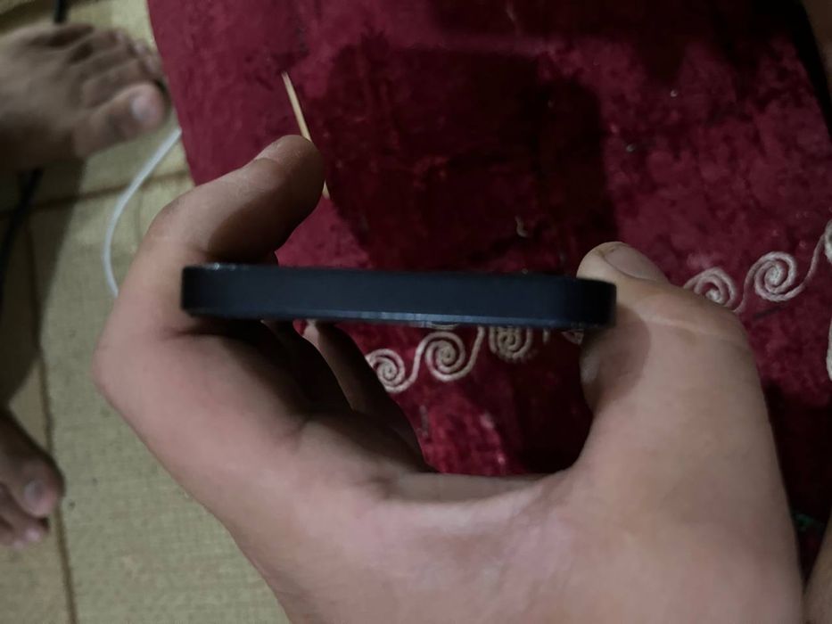 Iphone 12 ideal aybi orqa kirishka