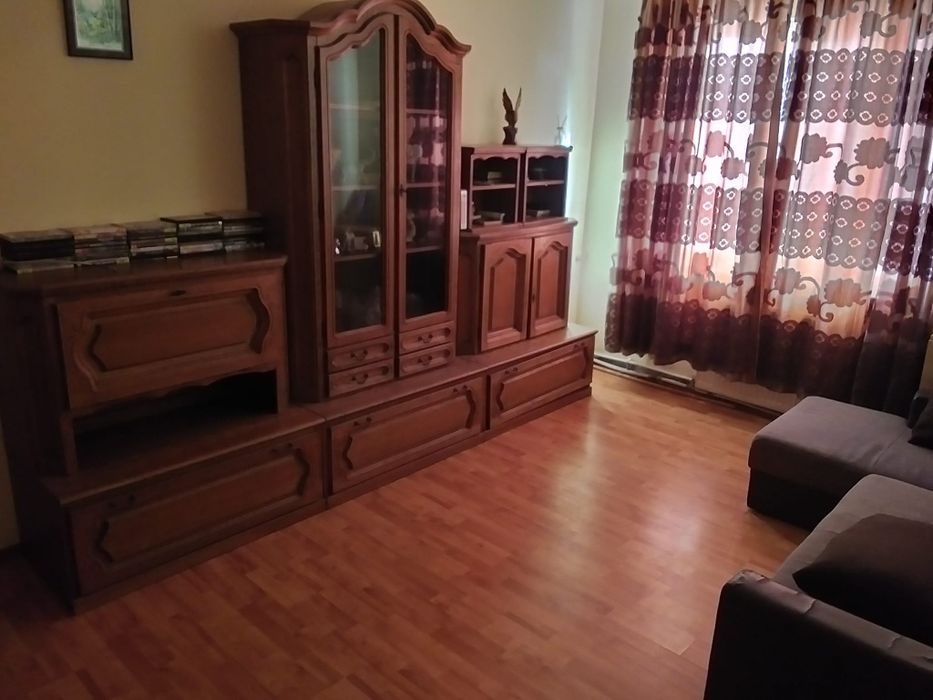 Vand apartament 3 camere