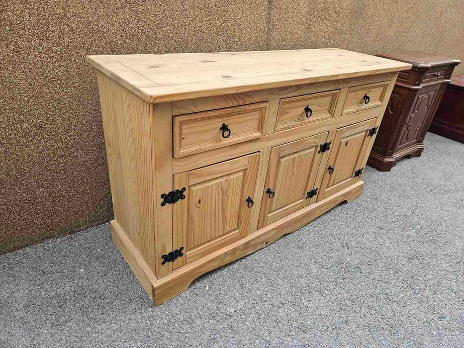 Контрабюфет с метален обков