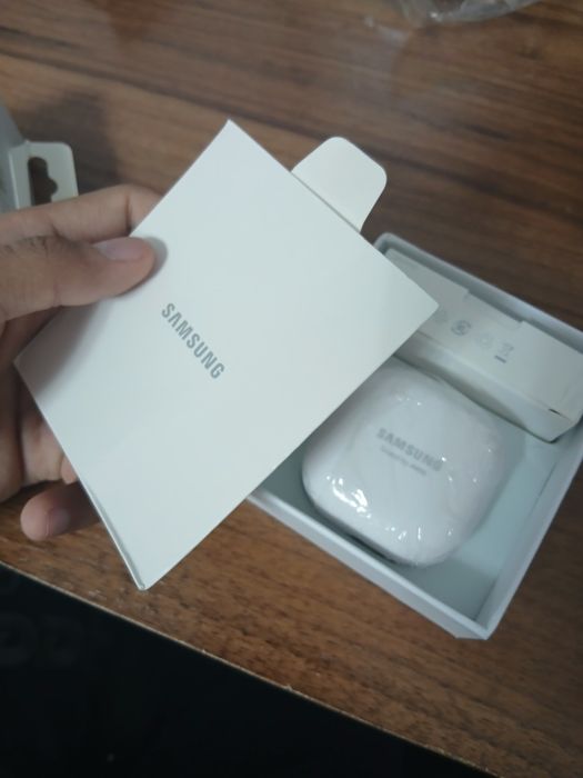 Galaxy Buds Live нушники