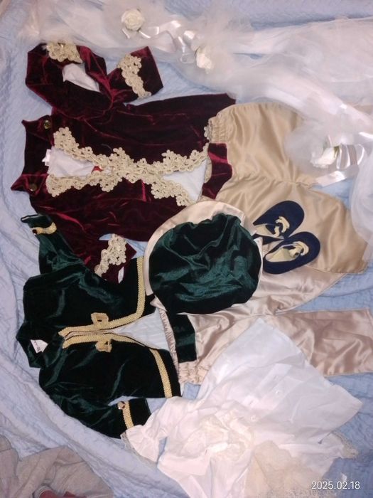 Vând hăinuțe botez