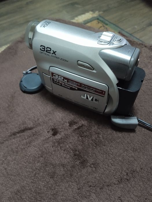 Продам видеокамеру JVC, GR370AS