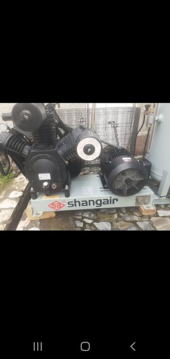 Возвратно- поступательный поршневой воздушный компрессор