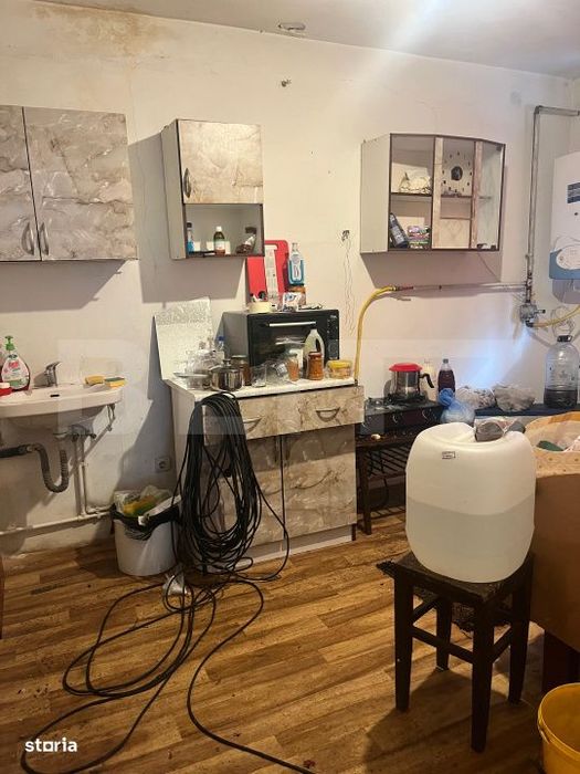 Casa 3 camera, 80 mp + 265 mp teren