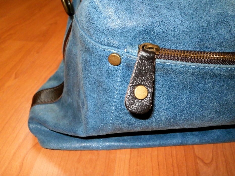 Geanta de piele naturala model deosebit fabricata in Italia