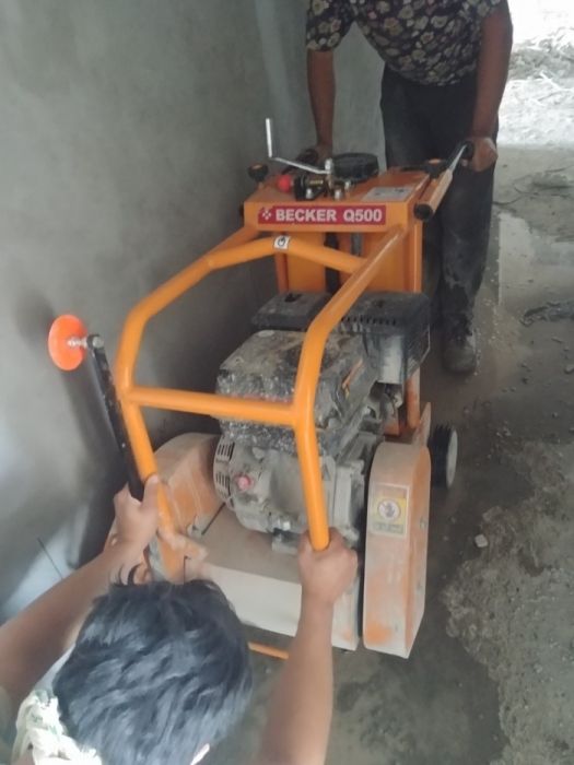 Асфальт резной машина бетон ,асфальт срезаем аккуратно и бистро