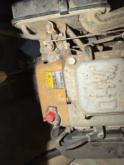 Compactor pe benzina