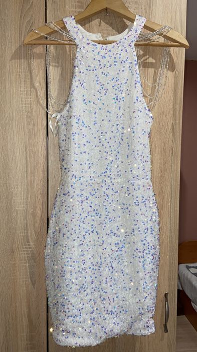 Елегантна рокля по тялото