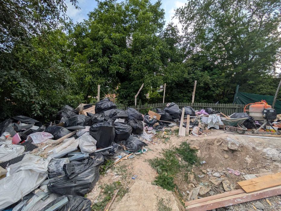 Curatenie apartamente ,curatenie garaje ,ridicam moloz si gunoi