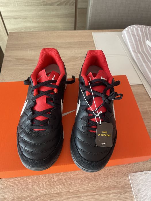Ghete fotbal Nike Jr Tiempo Natural IV LTR TF- noi, marimea 35