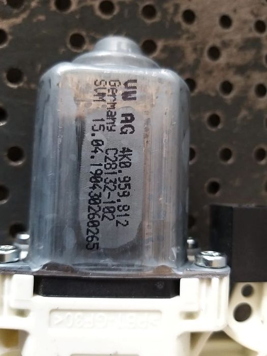 Motoras macara geam dreapta spate audi a6 c8 4k 4k0959812 c28132102