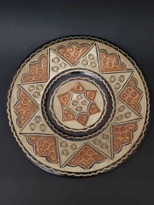 Lot vintage de 8 farfurii diferite