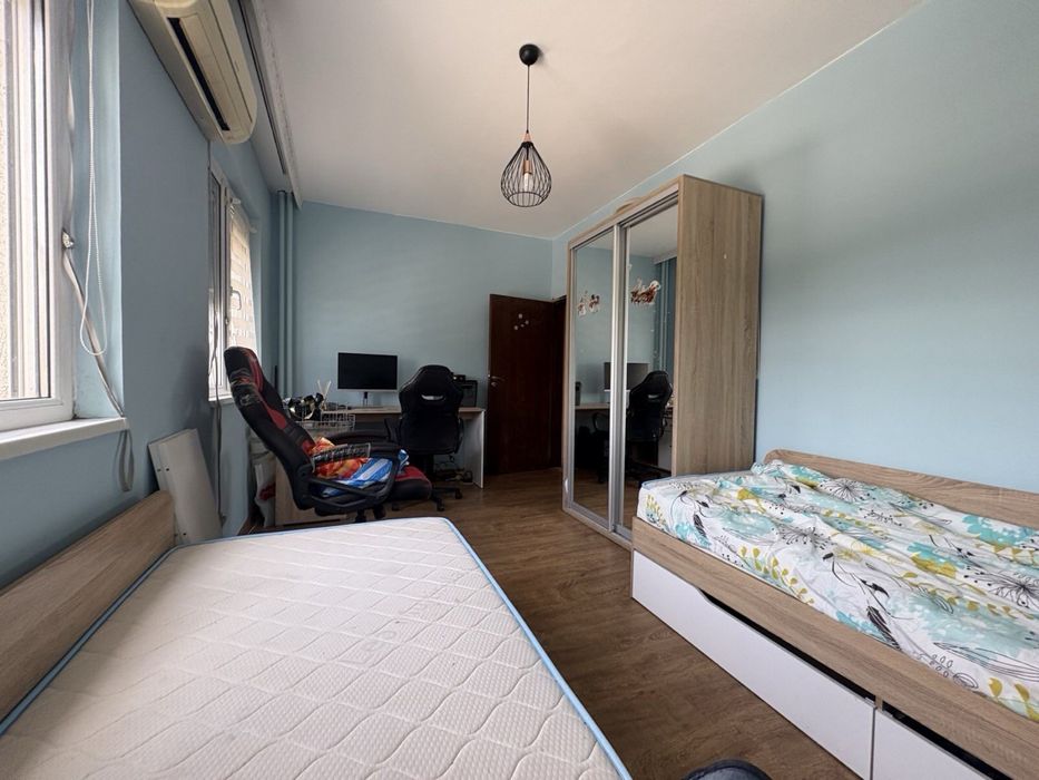 Продава се Тристаен апартамент в Пловдив, Тракия - 94 кв.м за 841 €/кв.м - Снимка #13