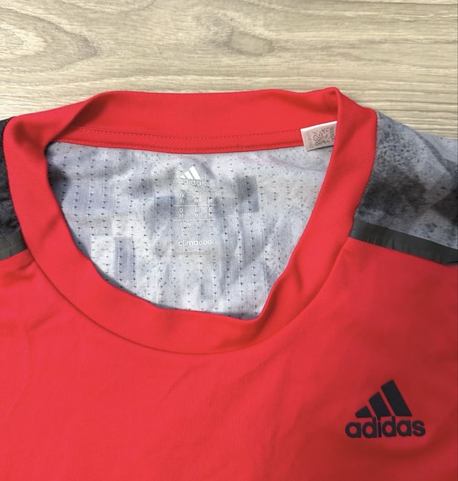 Haine Adidas in stare buna