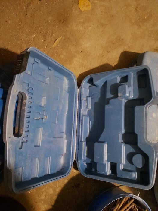 Cutii/genti de plastic si metal, de la scule electrice