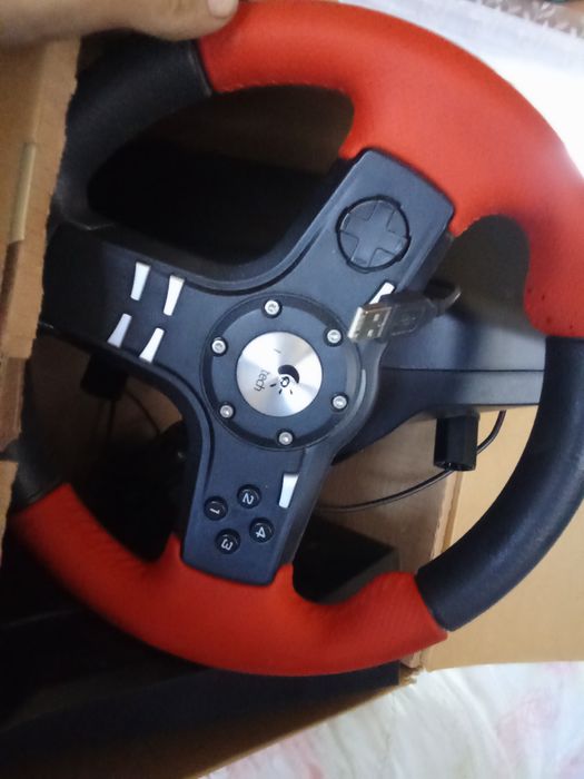 Продам игровой руль для компьютера
