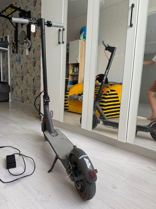 Продам самокат SDJIN YING S1