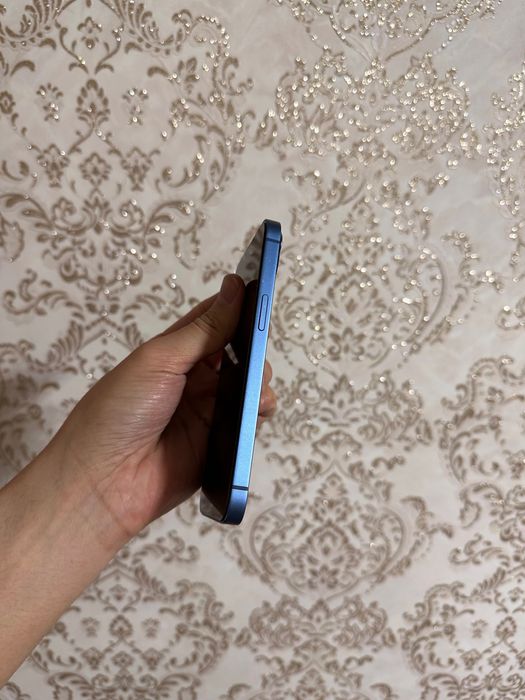 Продам iPhone 13 айфон 13