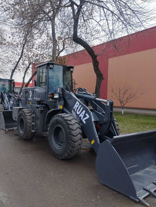 Фронтальный погрузчик 1.8 куб