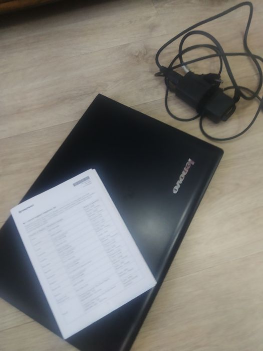 Ноутбук Леново на запчасти, разбит экран