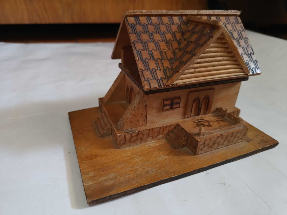 Macheta casa tradiționala deosebita veche peste 50 ani/Lemn Decor