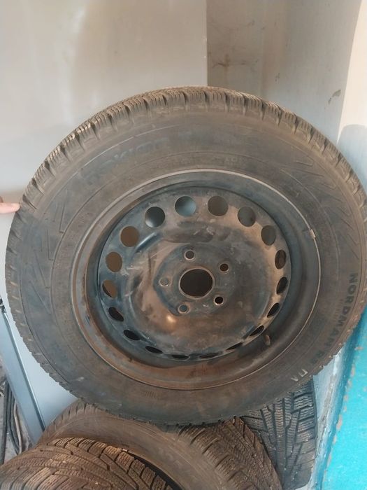 Зимняя Резина с дисками и колпаками