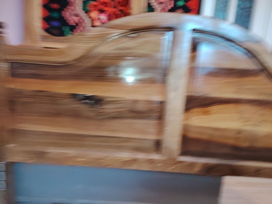 Mese și scaune de vânzare