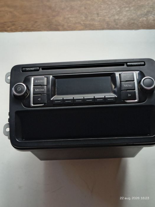 Radio-CD original Volkswagen model RCD 210