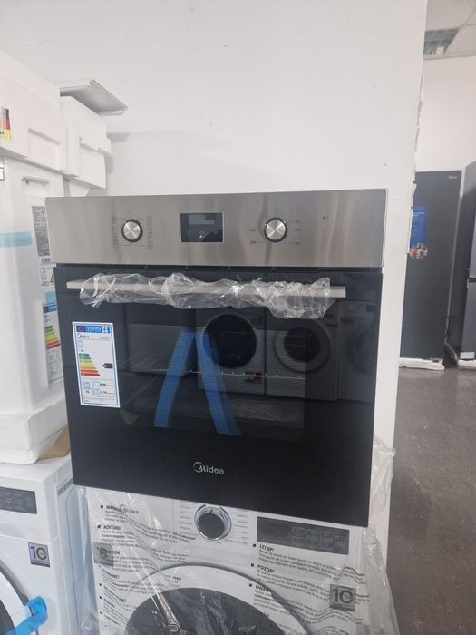 Фурна за вграждане Midea