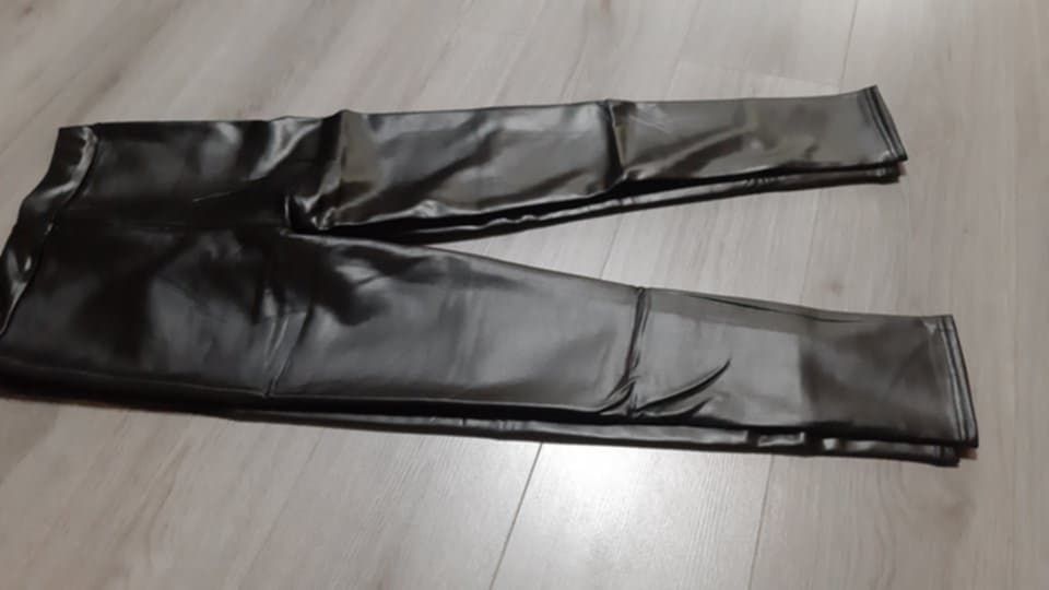 Pantaloni superbi