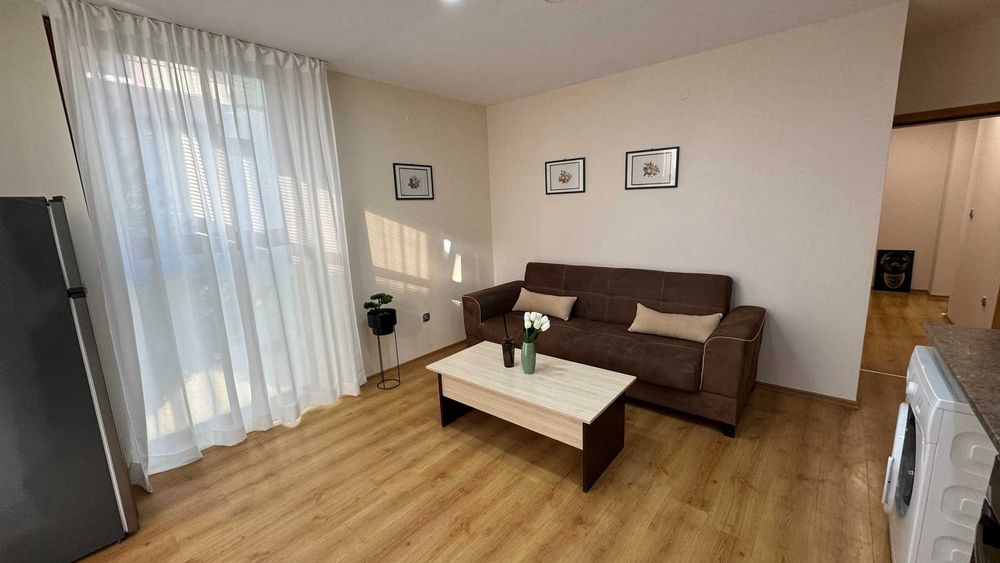 Обзаведен тристаен апартамент в близост до плажа, к-с „Нов изгрев“