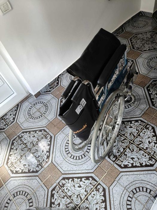 Cadru, Carucior , Toaleta pentru persoane cu dizabilitati si persoane in varsta.