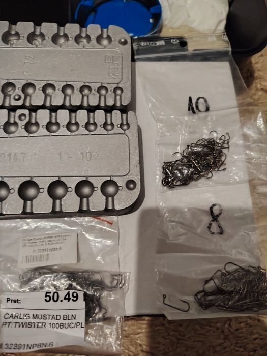 Matriță turnat jiguri pescuit, plus cârlige Mustad și VMC pentru jigur