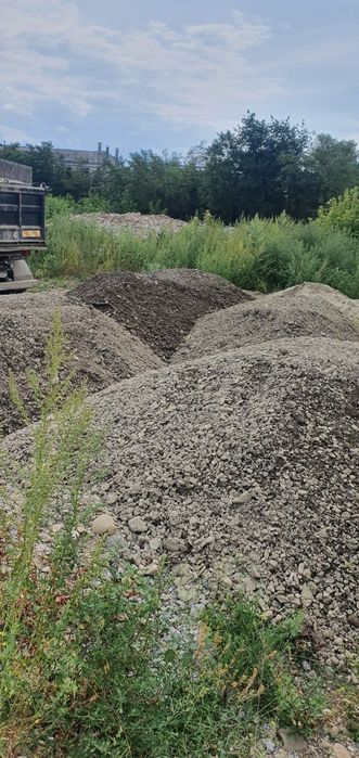 Balast, nisip, sorturi, amestec, pământ vegetal, pământ pentru umplutu