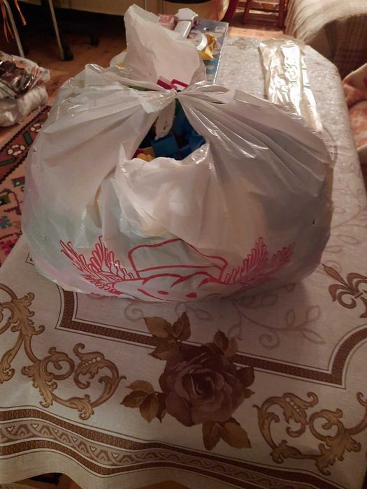 Конструктор за игра и сглобяване и китара за игра и свирене