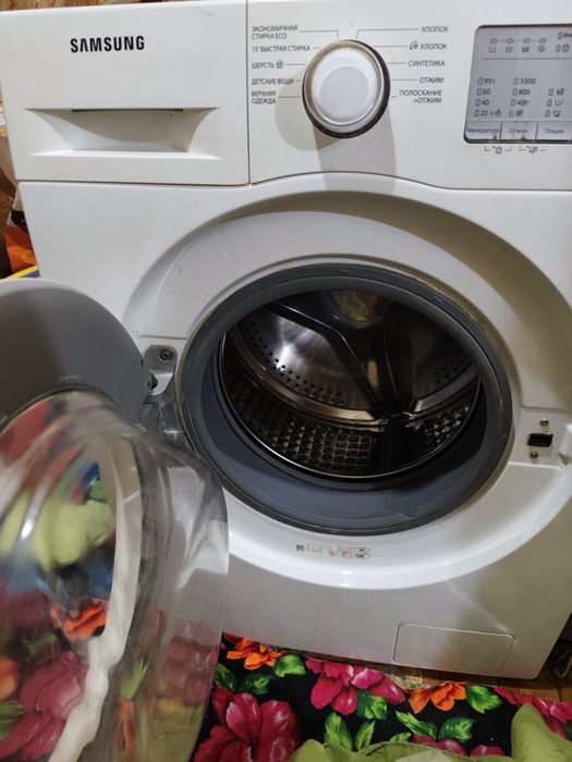 Стиральная машина Samsung 6kg, Eco bable в отличном состоянии 
Стираль