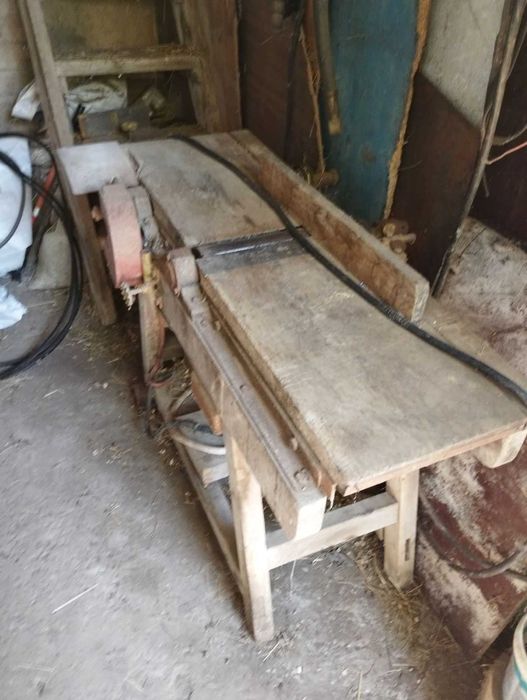 ПРОДАВАМ дървен абрихт