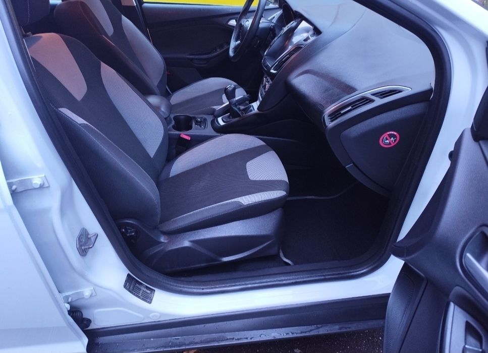 Ford Focus 1.6 benzină clasic, 2012, Navi, Park assist