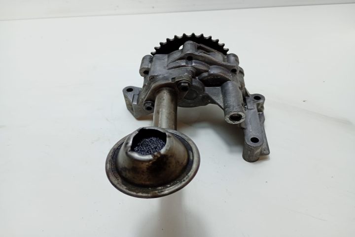 Pompa ulei 038115105D Volkswagen VW Passat B5.5 (facelift)